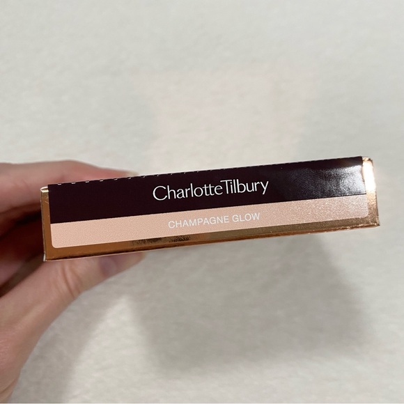 Charlotte Tilbury Hollywood Glow Glide Face Architect Highlighter - Champagne - Picture 3 of 5